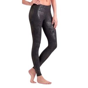 Athleta Black Chaturanga Metallic Crackle Leggings Size Small
